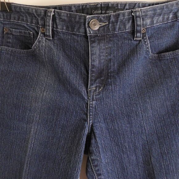 51158....Calvin Klein Bootcut Jeans Size 30/10P - Picture 3 of 5
